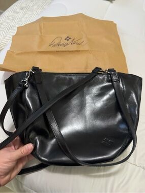 Gorgeous Patricia Nash black leather bag